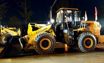 抗洪救災(zāi) 柳工義不容辭