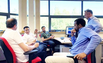 曾光安深入英國市場走訪調研時指出：合作創(chuàng)造價值 “三位一體”實現(xiàn)共贏