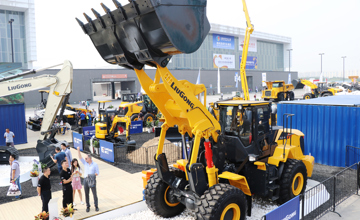 柳工攜29臺(tái)設(shè)備重磅亮相BICES2017