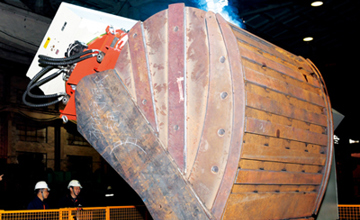 智拓公司首臺套挖斗焊接機(jī)器人系統(tǒng)交付客戶 邁入全面智能化焊接制造階段