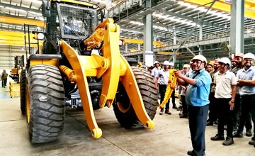 首批量產CLG856H裝載機在印度工廠成功下線　柳工印度公司新一代產品正式切換