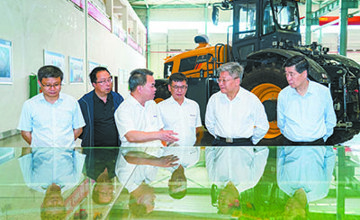 民建中央副主席孫東生一行到農(nóng)機公司開展調(diào)研