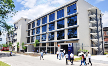 總部食堂開始試業(yè)